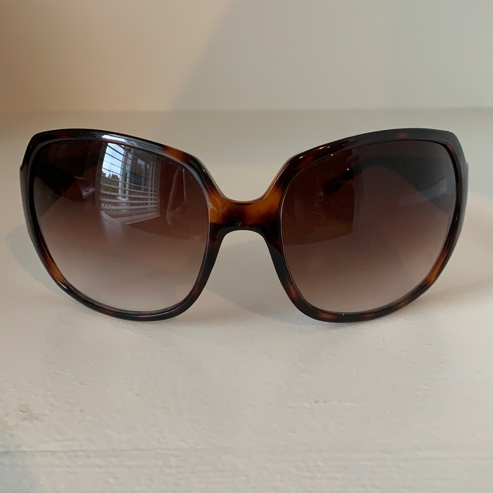 SOLD - Sunglasses - Simply Vera by Vera Wang